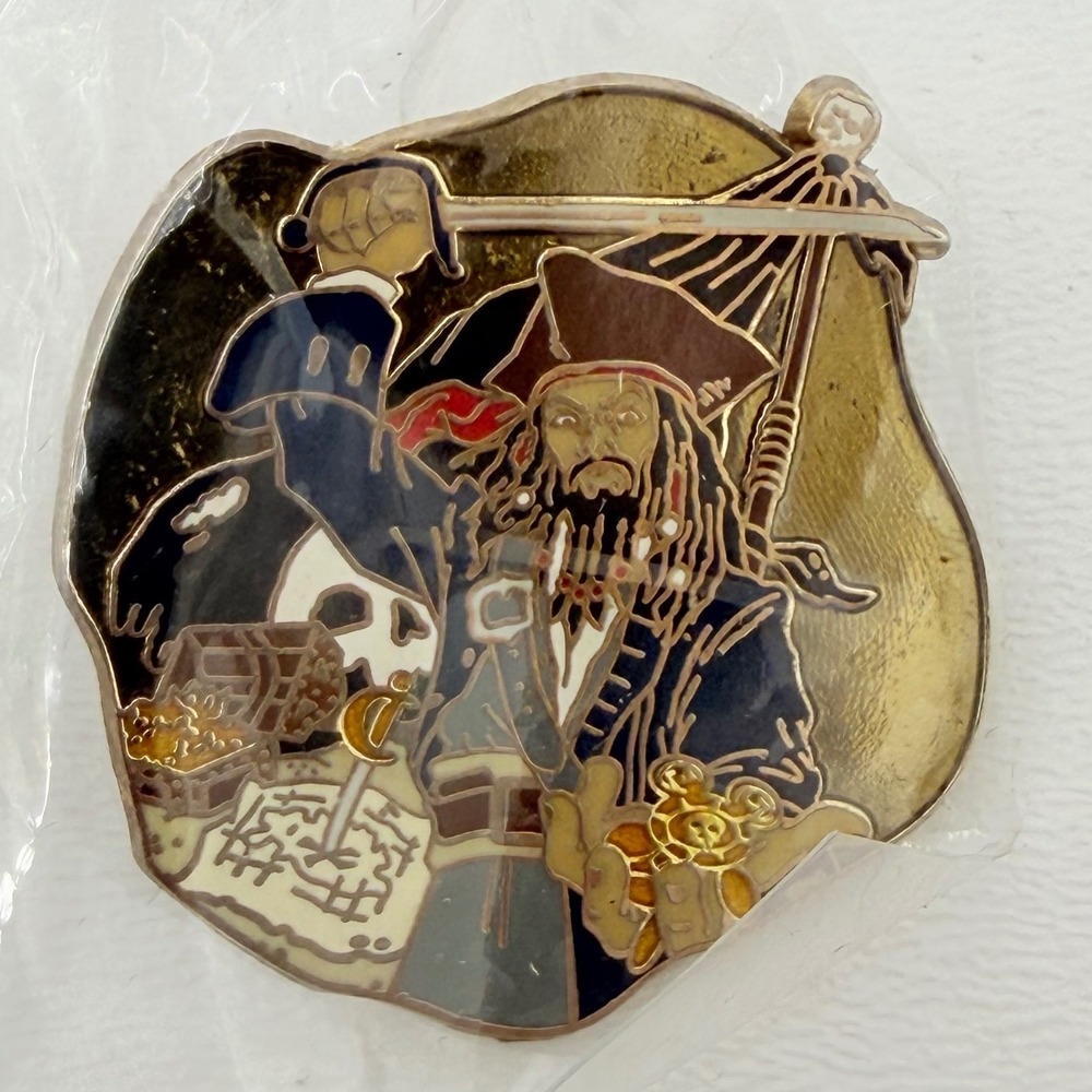 Disney Pirates of the Caribbean Jack Sparrow Legend of the Golden Pins 2006 Pin